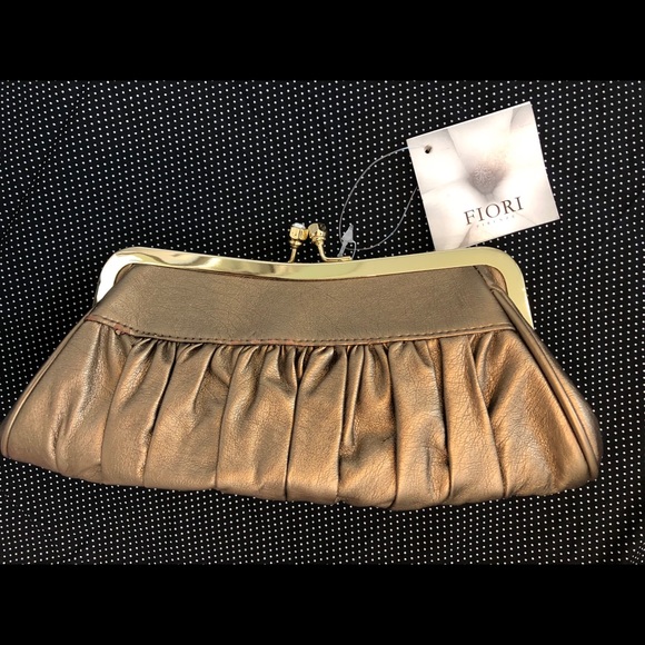 New Fiori Champagne Gold Clutch w/ Removable Strap - Picture 2 of 6